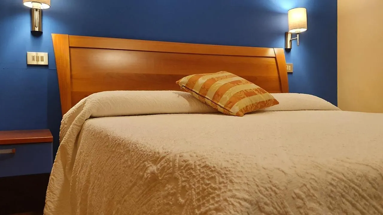 Albergo Leonardo Chianciano Terme 3*,  Italy