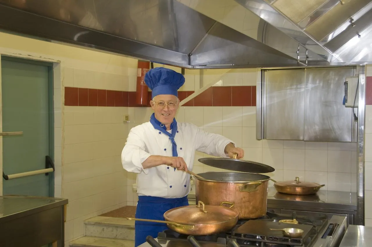 Albergo Leonardo Chianciano Terme 3*,  Italy
